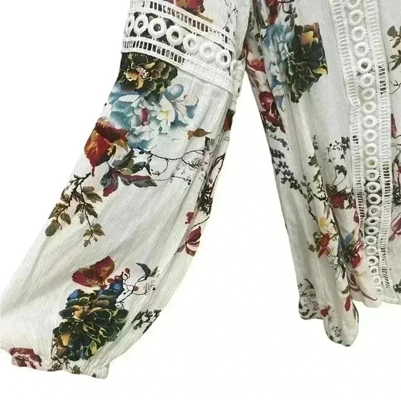 Bohemian Floral Peasant Top With Embroidery Accents Size Medium No Brand - Picture 4 of 10